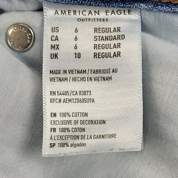 American Eagle Woman’s light blue distressed mom jeans size 6 Regular - Picture 11 of 12
